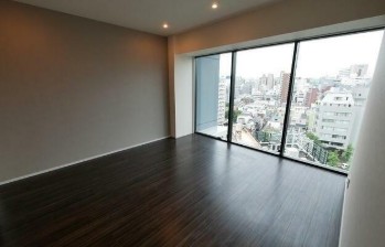 コンフォリア新宿イーストサイドタワーの居間写真