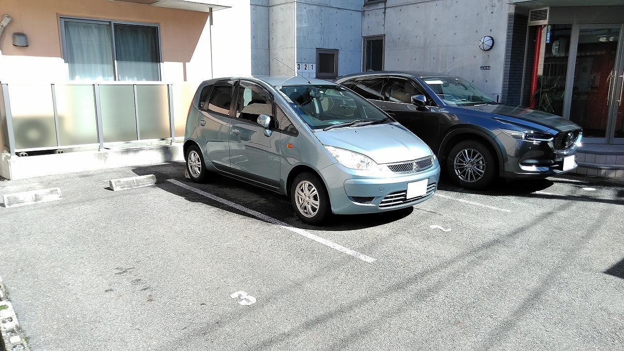 駐車場　駐車場