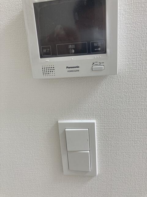 セキュリティ　TVモニター付きインターホン
