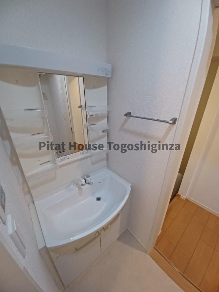 洗面設備　写真は反転タイプの部屋