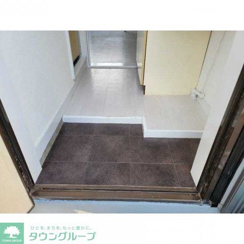 都営大江戸線 練馬春日町駅 徒歩9分 2階建 築41年の玄関写真