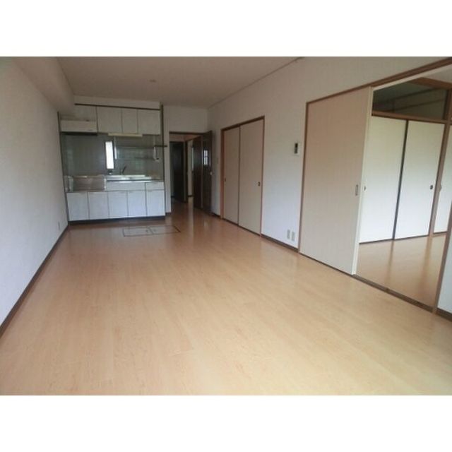 居室・リビング　【居間・リビング】別部屋の参考写真です。