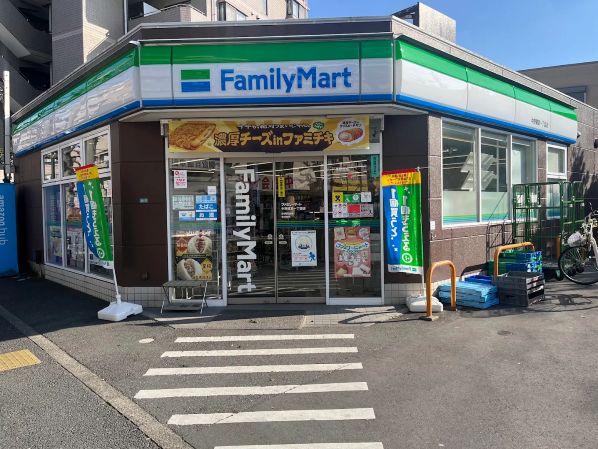 コンビニ　ファミリーマート中野鷺宮一丁目店（コンビニ）まで298m