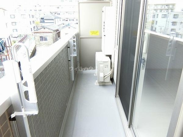 バルコニー　南向きバルコニーで日当たり良好！