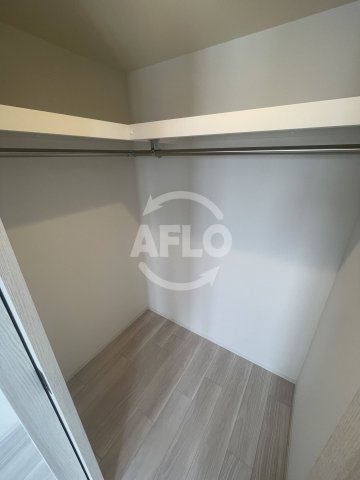 収納　コンフォリア新大阪宮原Q　クローゼット