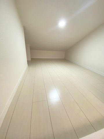 その他　寝室や収納など多用途のロフト付