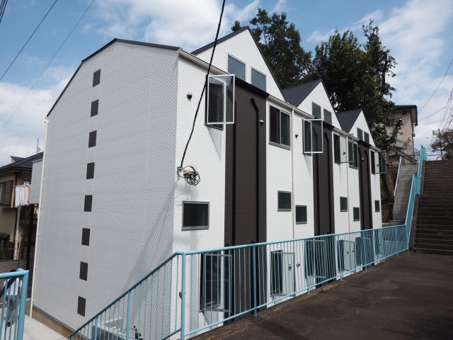 建物外観　シンプルでスタイリッシュなデザインの外観