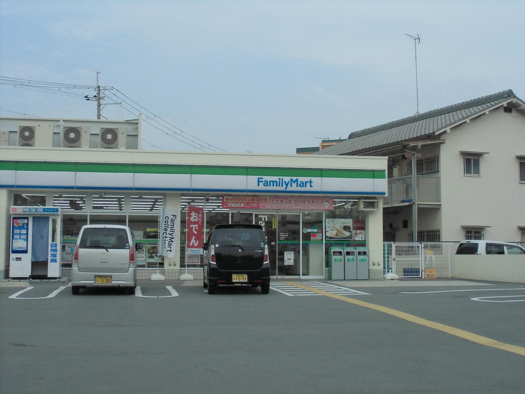 【加古川市平岡町新在家のマンションのコンビニ】