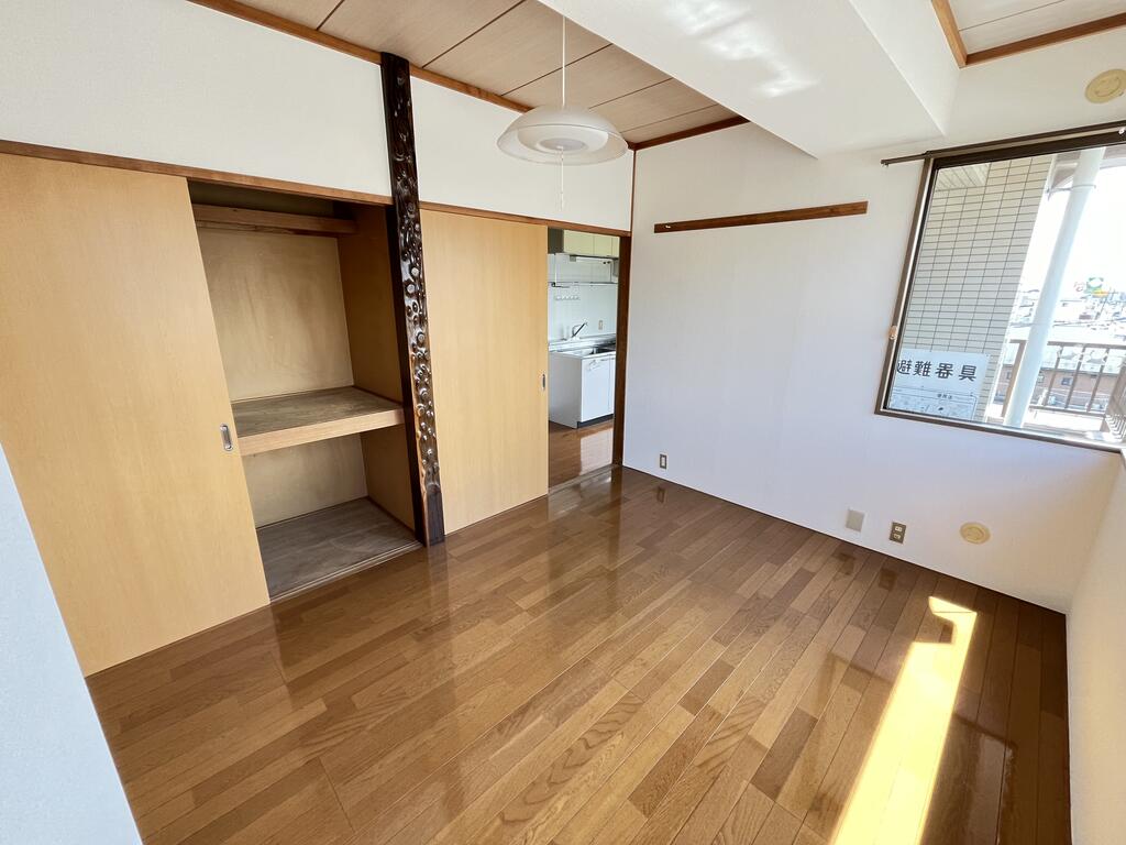 柳川駅前ビルの居間写真