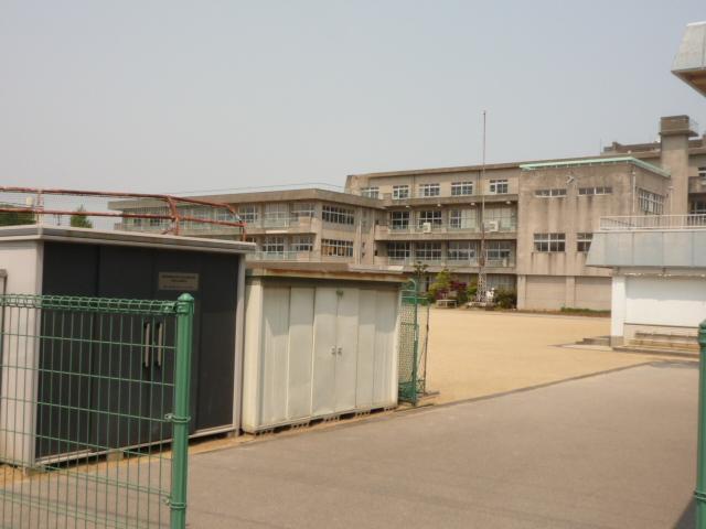 【クローネ堀川の小学校】