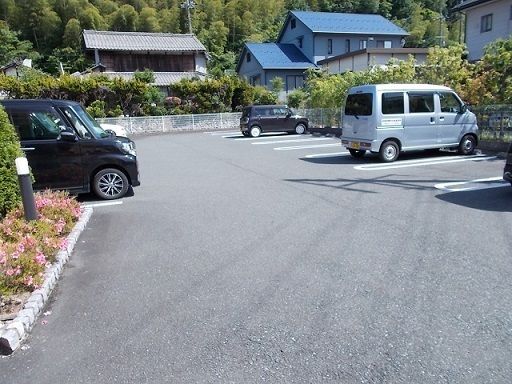 【福知山市石原のアパートの駐車場】
