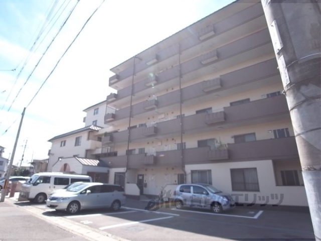 京都市西京区桂池尻町のマンションの建物外観