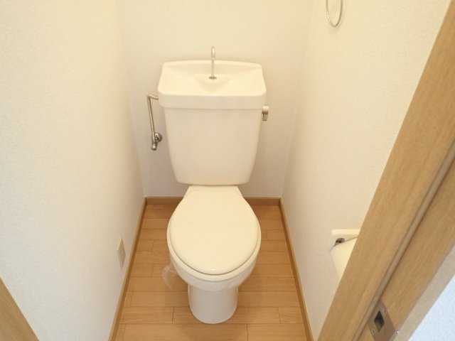 【エステートピア神村EASTのトイレ】