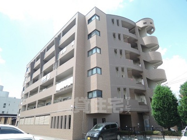 京都市南区吉祥院東前田町のマンションの建物外観