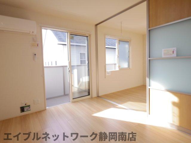 居室・リビング　ゆったり過ごせる居間です