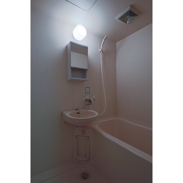 バス・シャワールーム　同じ建物の別のお部屋
