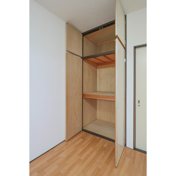 収納　同じ建物の別のお部屋