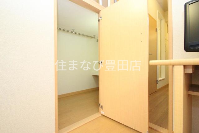 収納　同型写真