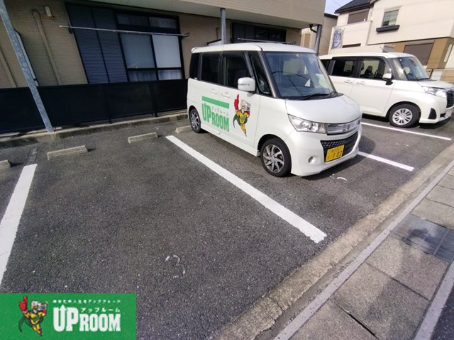 【Surplus　ANDOの駐車場】