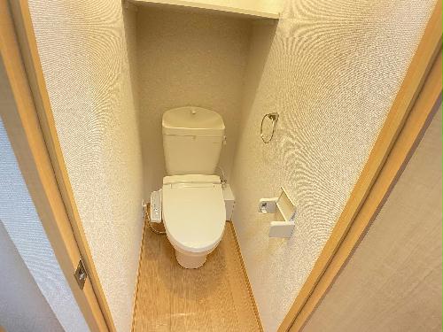 レオパレスチェリーヒルのトイレ写真