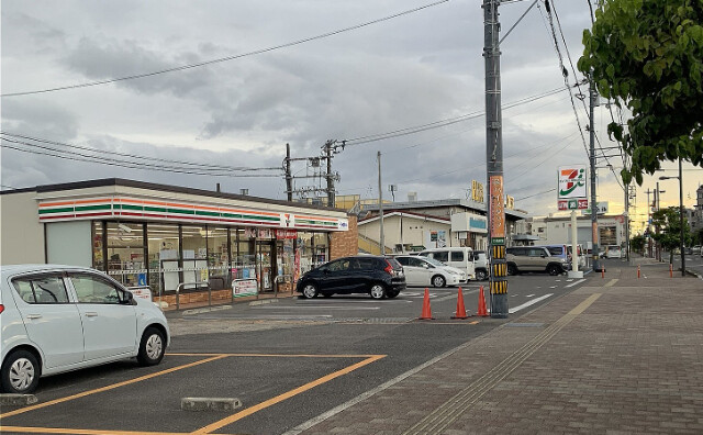コンビニ　セブンイレブンKiosk観音寺駅店（コンビニ）まで444m