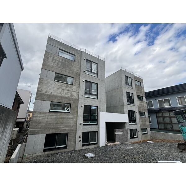 札幌市手稲区手稲本町二条のマンションの建物外観