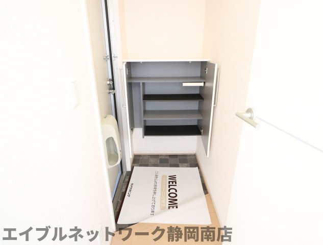 玄関　シンプルで使いやすい玄関です