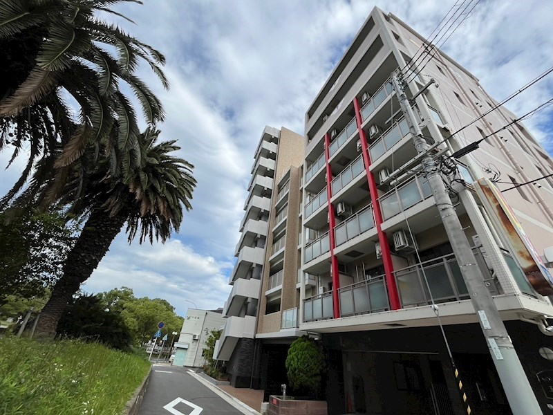 【神戸市灘区原田通のマンションの建物外観】