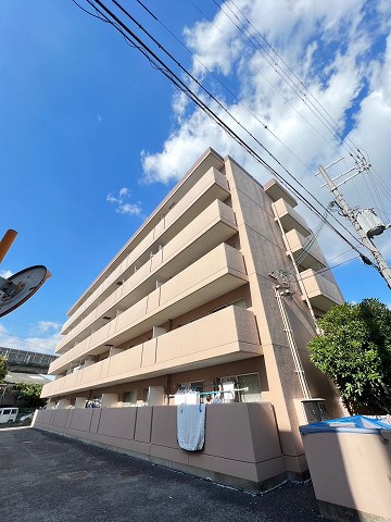 【尼崎市額田町のマンションの建物外観】