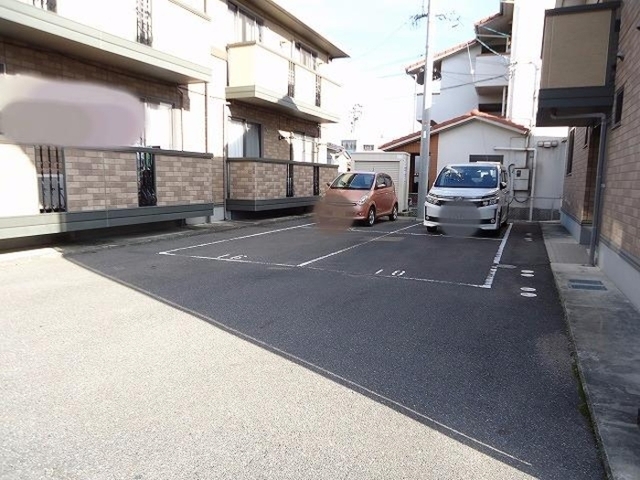 【セジュール壱番館　Ｂ棟の駐車場】