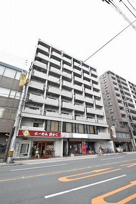 【京都市上京区元北小路町のマンションの建物外観】