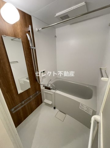 バス・シャワールーム　【シャトレ城下】