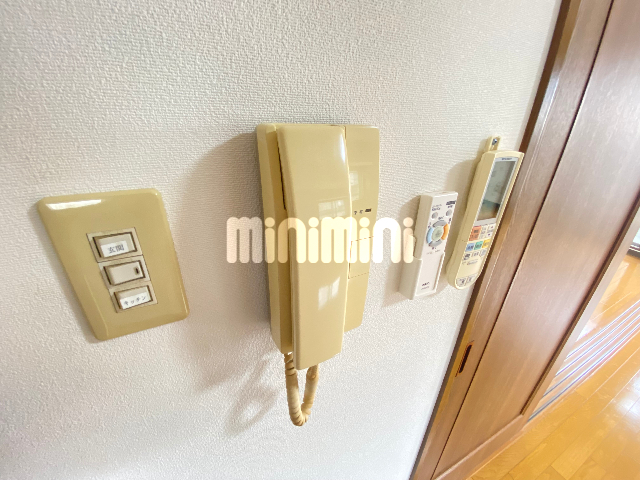 セキュリティ　来客者の確認ができますね。