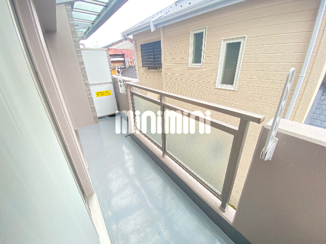 バルコニー　洗濯物も干せるベランダです。