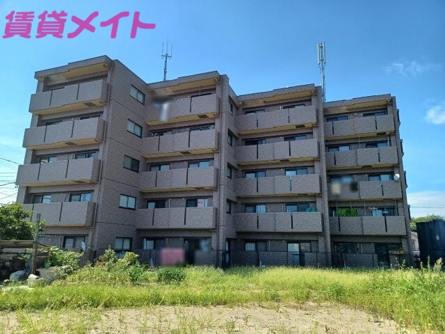 三重郡川越町大字豊田のマンションの建物外観