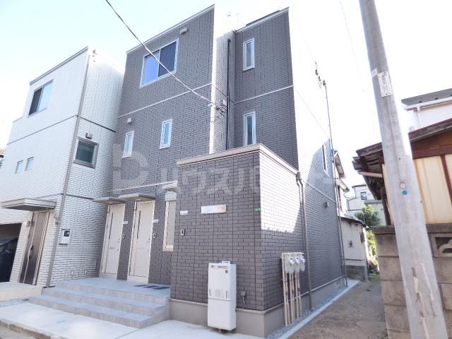 船橋市南本町のアパートの建物外観