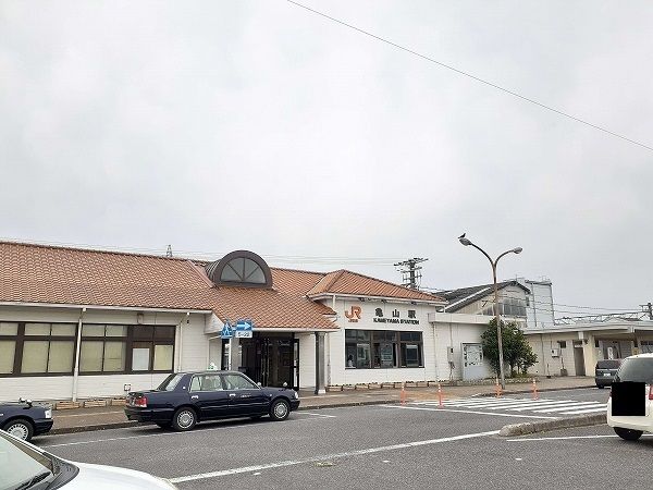 【亀山市小下町のアパートのその他】