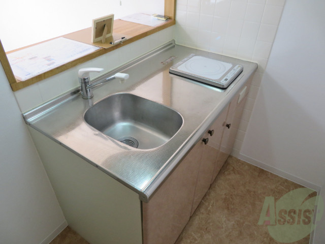 キッチン　シンプルなキッチンで使い勝手も良く調理もはかどりますね。