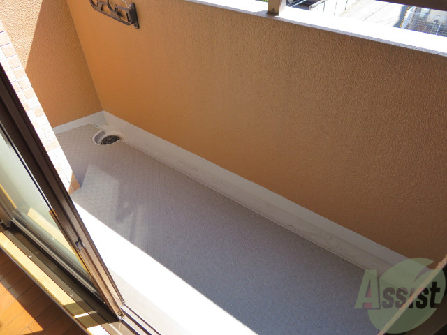 バルコニー　バルコニーは洗濯物も干すスペースがあり、良いですね。