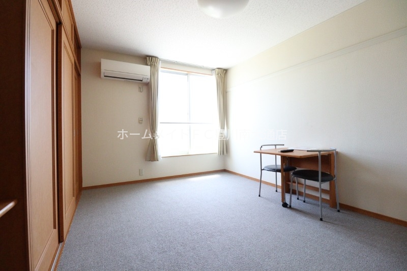 居室・リビング　同型別部屋写真