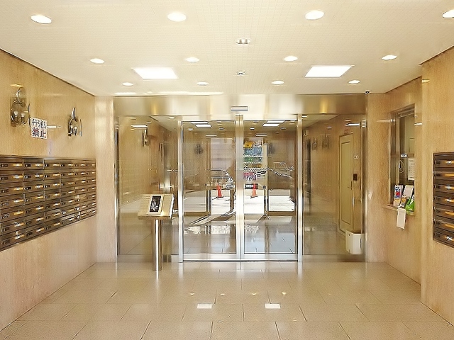 ロビー　オートロック・管理人室