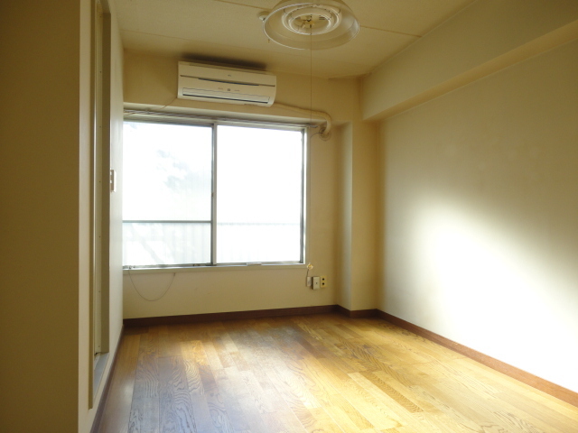 居室・リビング　★２階・南向き