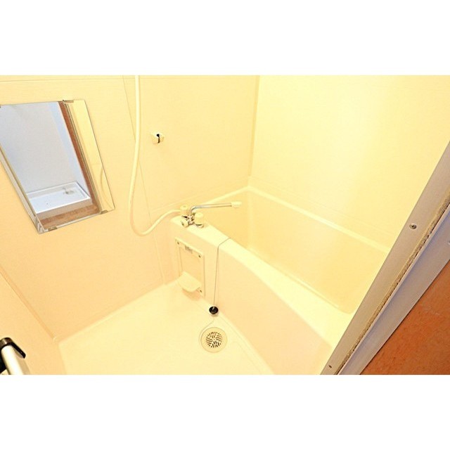 バス・シャワールーム　別部屋の参考写真です。