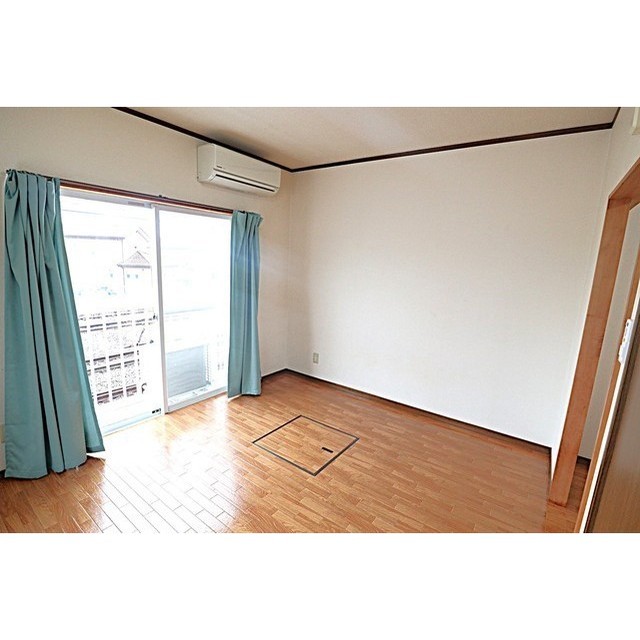 居室・リビング　別部屋の参考写真です。