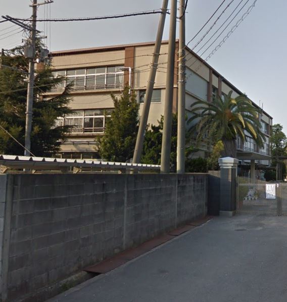 小学校　和歌山市立太田小学校（小学校）まで819m