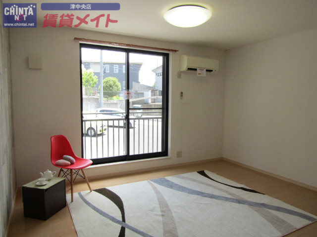 居室・リビング　同型別室のものです