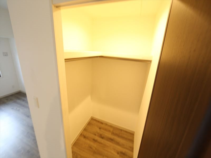 収納　ウォークインクローゼット（収納充実してます）