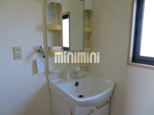 洗面設備　洗髪洗面化粧台。