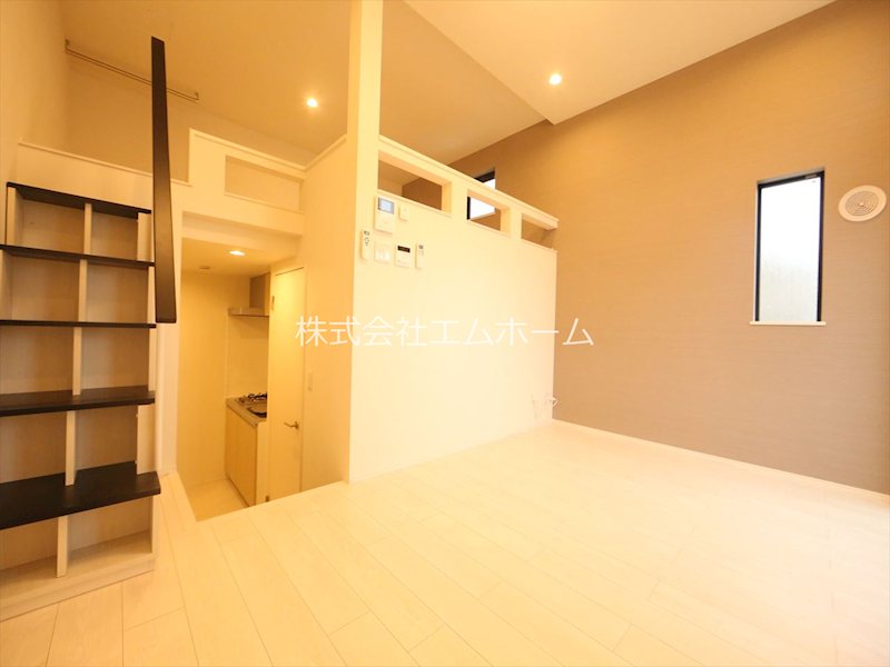 居室・リビング　洋室6.5帖　ロフト6.2帖（収納にも寝室にも使えます）