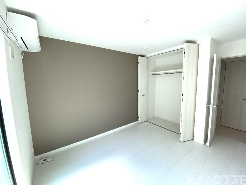 居室・リビング　白を基調にした明るいお部屋です。